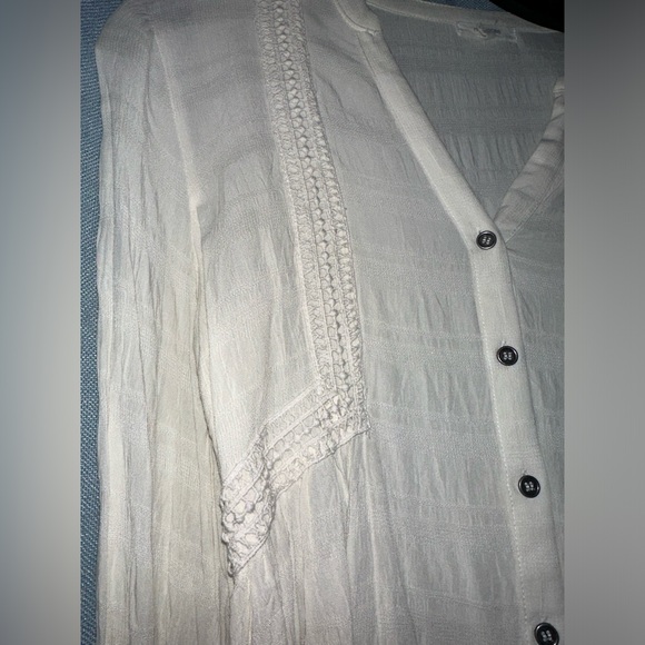 Maurice’s Crochet Trim Button Down Blouse SZ Small - Picture 4 of 8